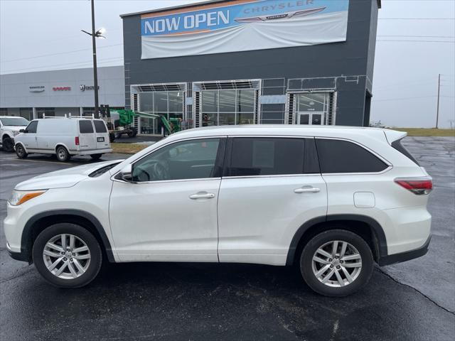 used 2014 Toyota Highlander car, priced at $12,900