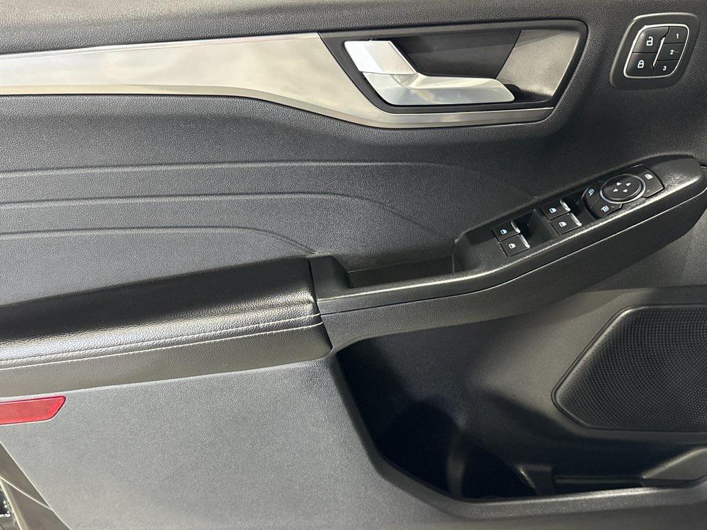 used 2022 Ford Escape car, priced at $24,972