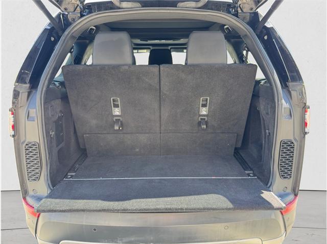 used 2018 Land Rover Discovery car, priced at $18,995