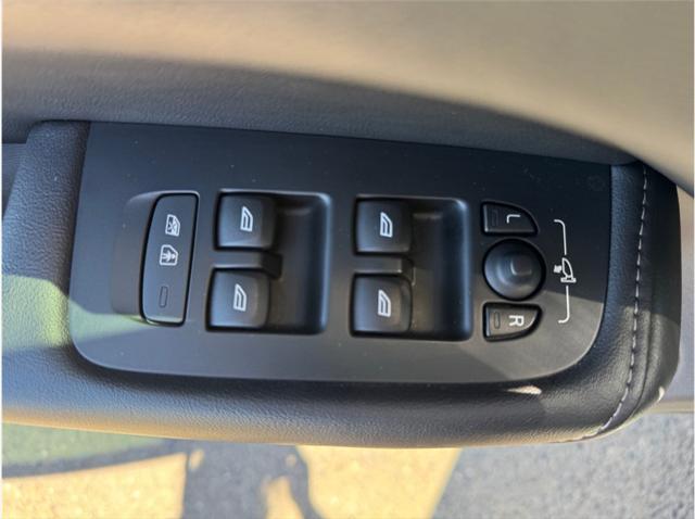 used 2022 Volvo XC60 car, priced at $23,995