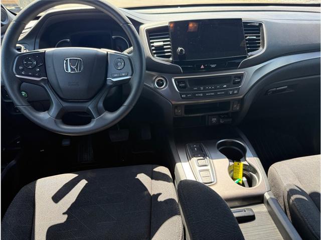 used 2022 Honda Pilot car, priced at $28,495