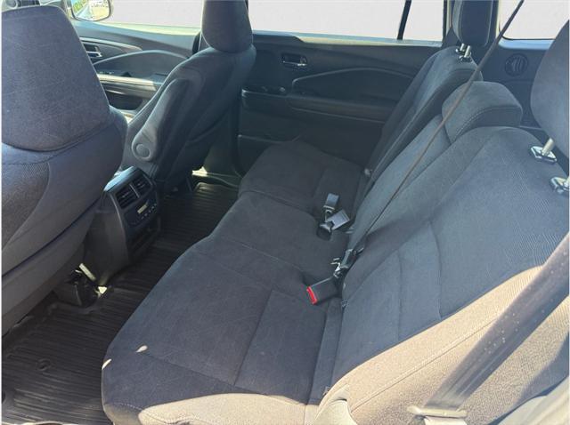 used 2022 Honda Pilot car, priced at $28,495