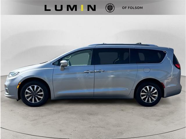 used 2021 Chrysler Pacifica car, priced at $22,995