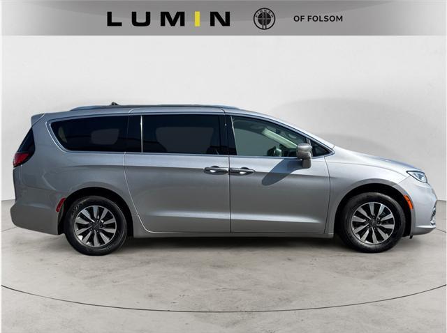 used 2021 Chrysler Pacifica car, priced at $22,995