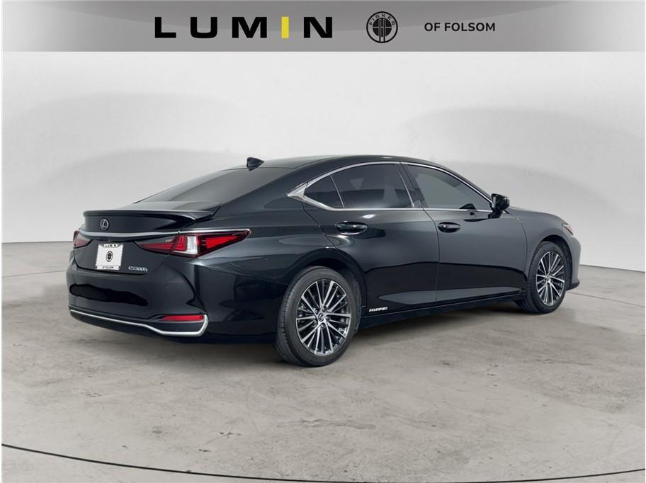 used 2022 Lexus ES 300h car, priced at $28,995