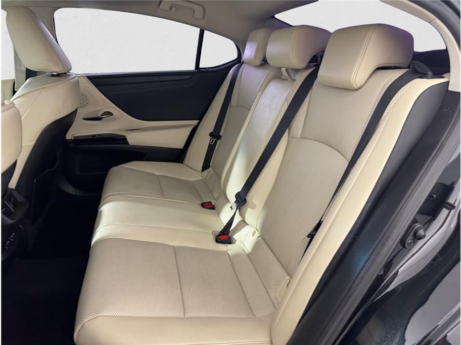 used 2022 Lexus ES 300h car, priced at $28,995