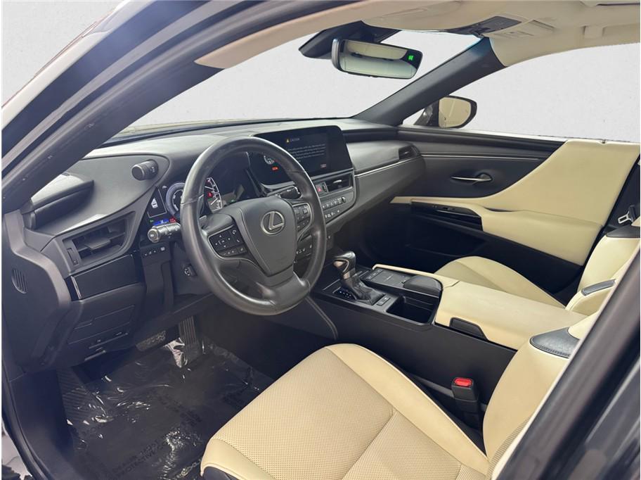 used 2022 Lexus ES 300h car, priced at $28,995
