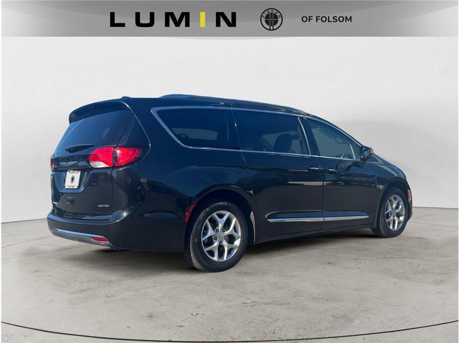 used 2020 Chrysler Pacifica car, priced at $19,995
