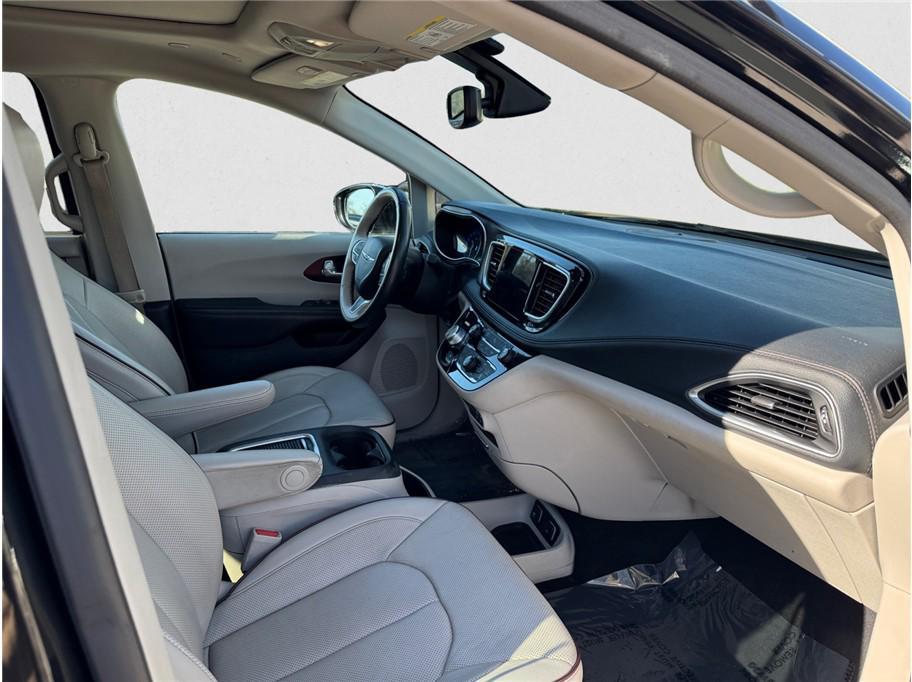 used 2020 Chrysler Pacifica car, priced at $19,995
