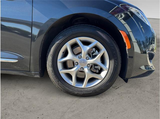 used 2020 Chrysler Pacifica car, priced at $20,995