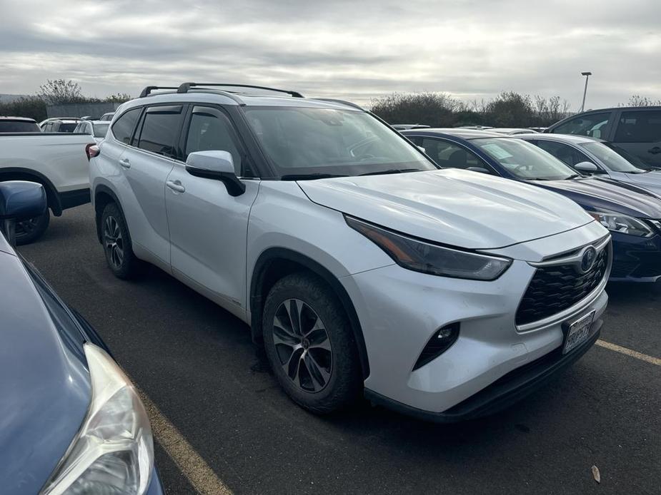 used 2022 Toyota Highlander Hybrid car, priced at $38,999