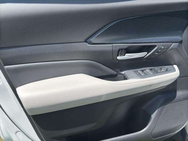 new 2025 Toyota Grand Highlander Hybrid car, priced at $60,892