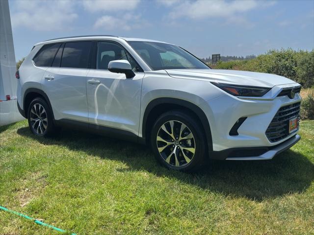 new 2025 Toyota Grand Highlander Hybrid car, priced at $60,892