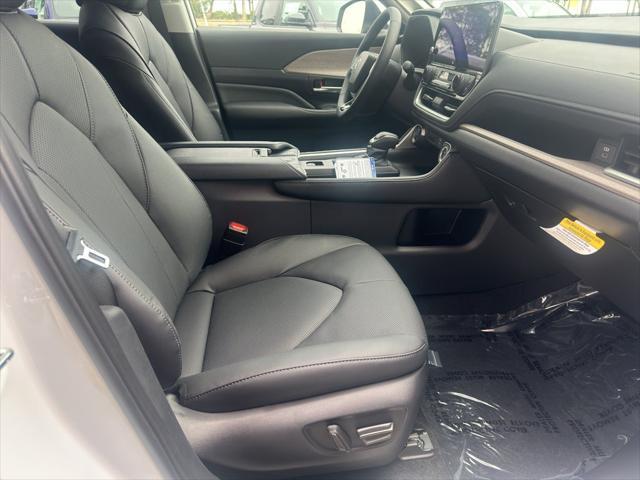 new 2025 Toyota Grand Highlander car, priced at $55,617