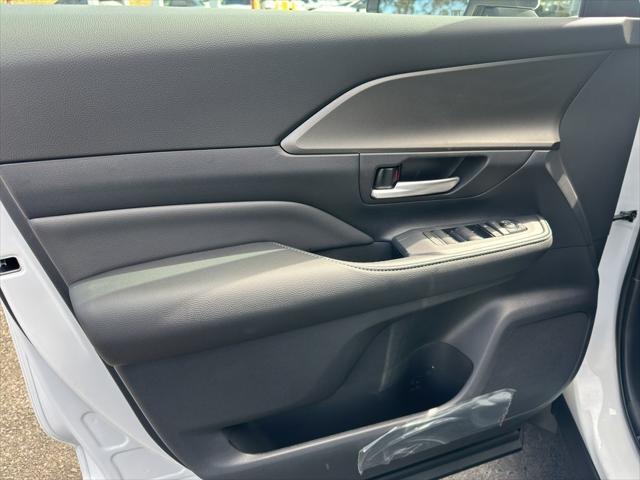 new 2025 Toyota Grand Highlander car, priced at $48,995