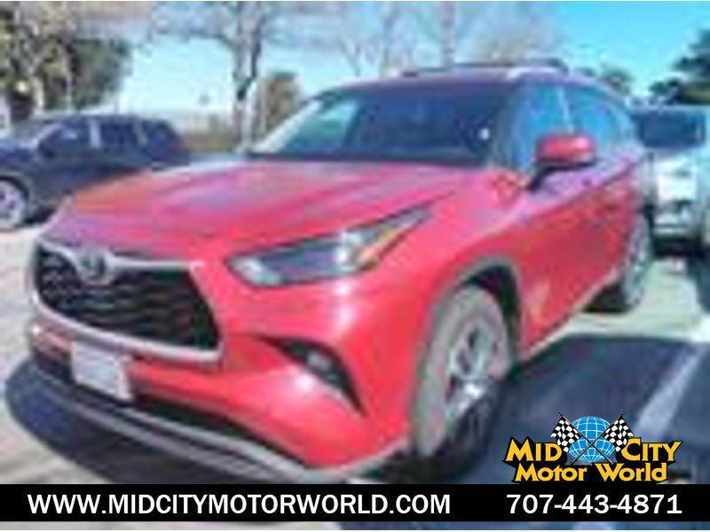 used 2023 Toyota Highlander car, priced at $38,999