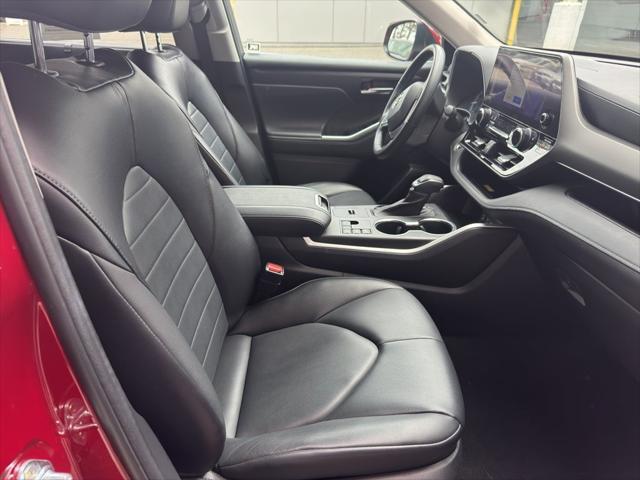 used 2023 Toyota Highlander car, priced at $38,500