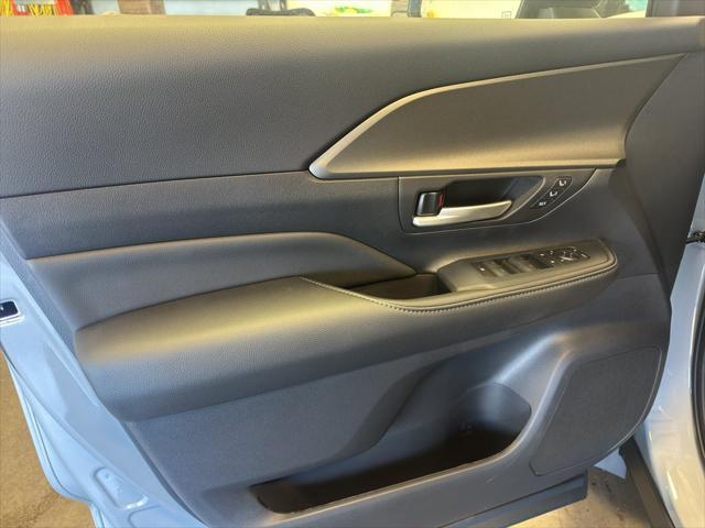 new 2025 Toyota Grand Highlander car, priced at $57,992