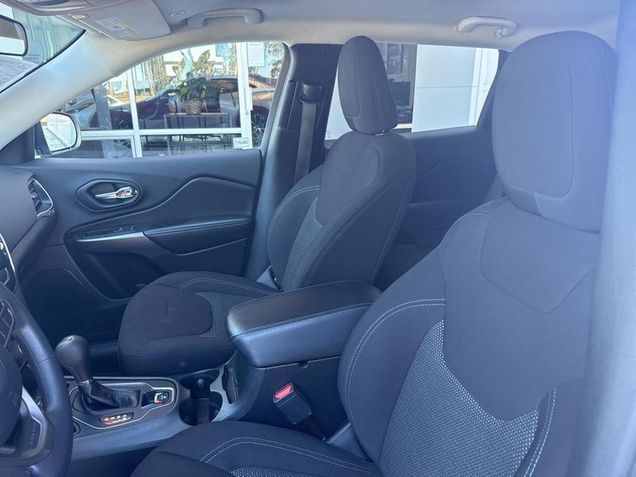 used 2019 Jeep Cherokee car, priced at $19,999