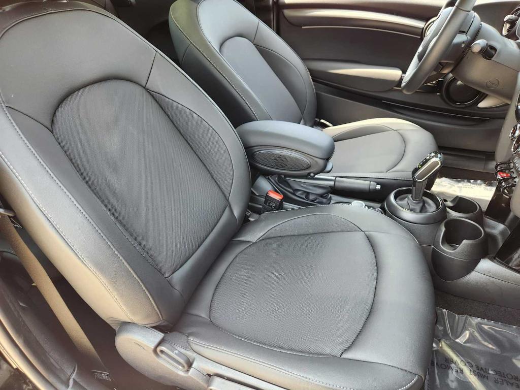 used 2024 MINI Hardtop car, priced at $29,998