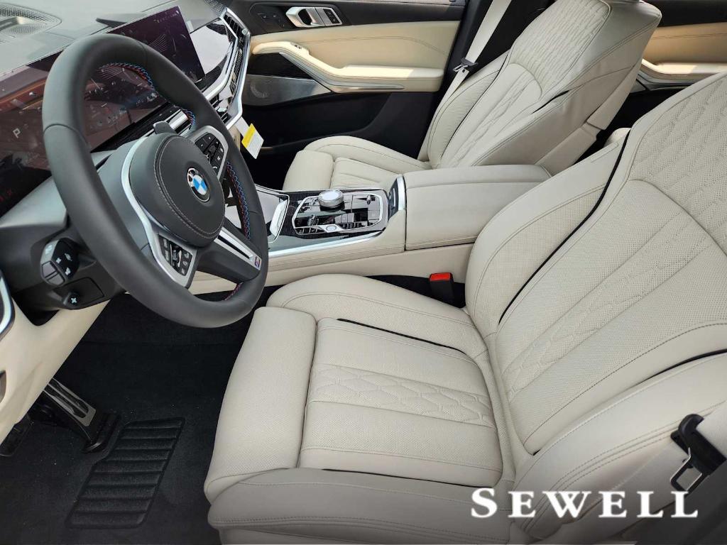 new 2026 BMW X7 car, priced at $125,325