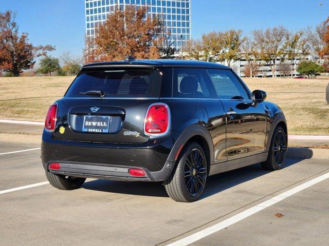 used 2024 MINI SE Hardtop car, priced at $26,990