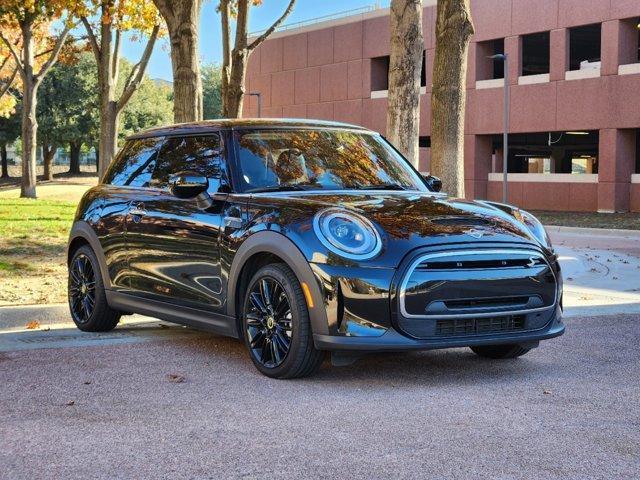 used 2024 MINI SE Hardtop car, priced at $26,990