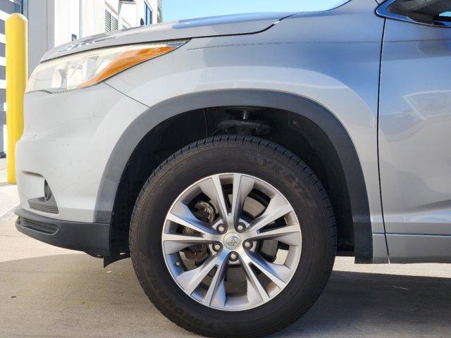 used 2015 Toyota Highlander car, priced at $14,993