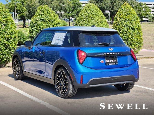 new 2025 MINI Hardtop car, priced at $34,285