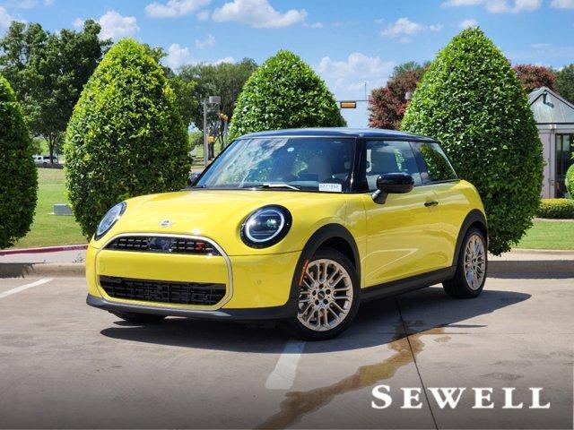 new 2025 MINI Hardtop car, priced at $36,895