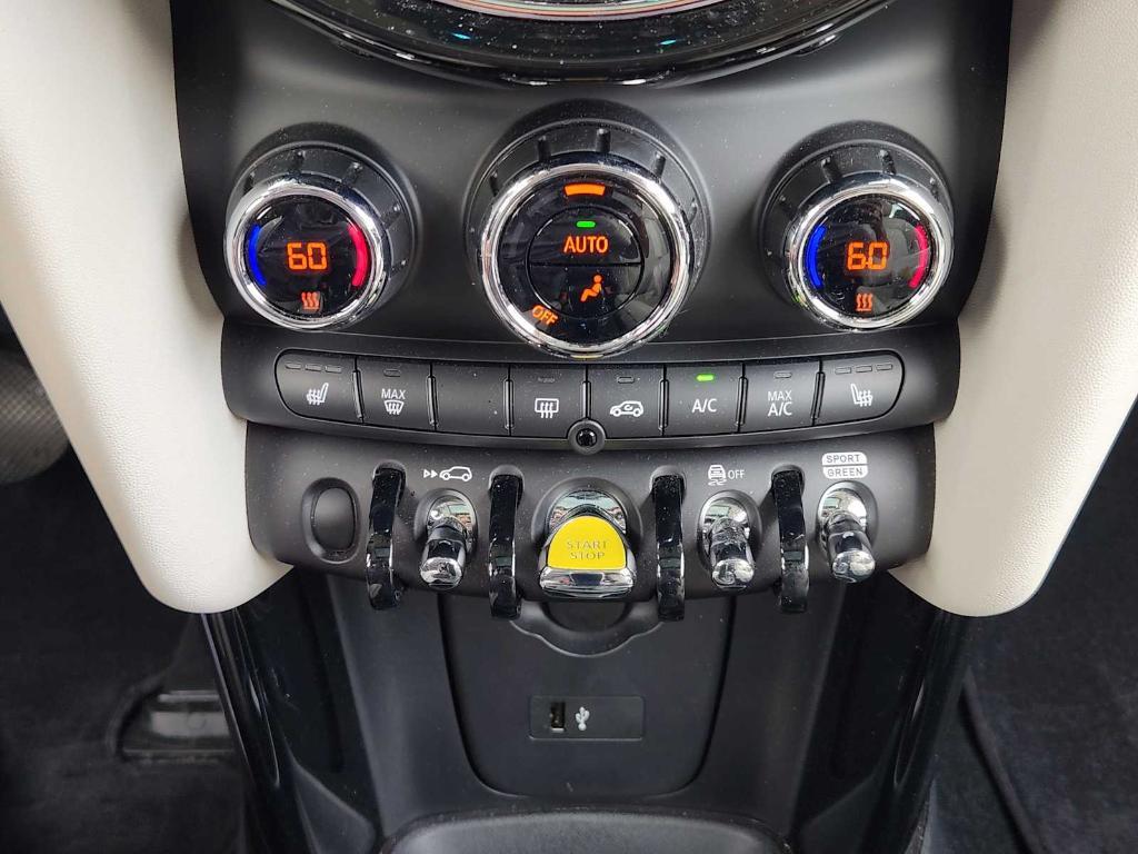 used 2024 MINI SE Hardtop car, priced at $26,990