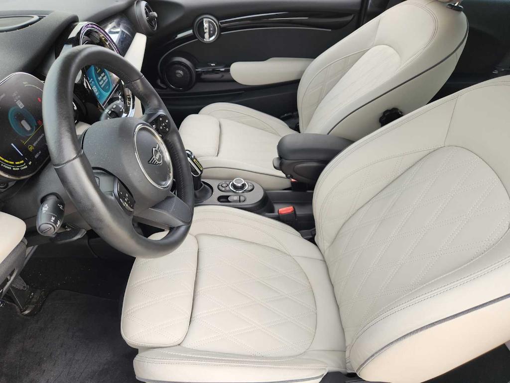 used 2024 MINI SE Hardtop car, priced at $26,990