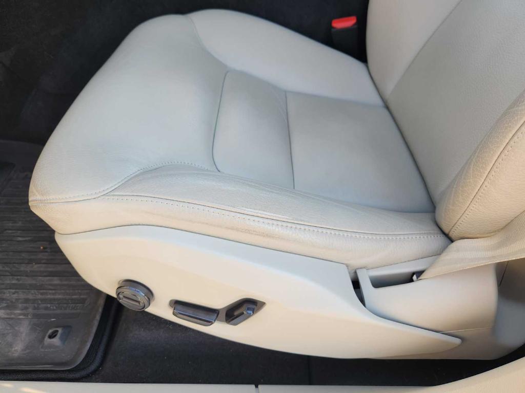 used 2021 Volvo XC60 car, priced at $24,994