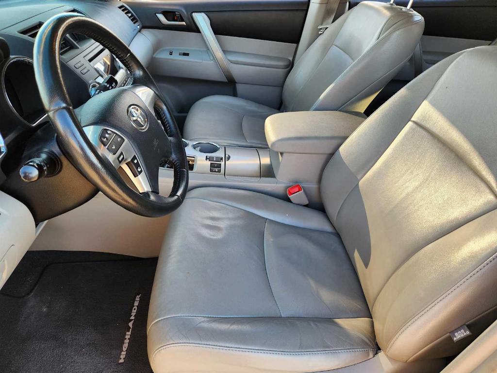used 2012 Toyota Highlander car, priced at $14,990