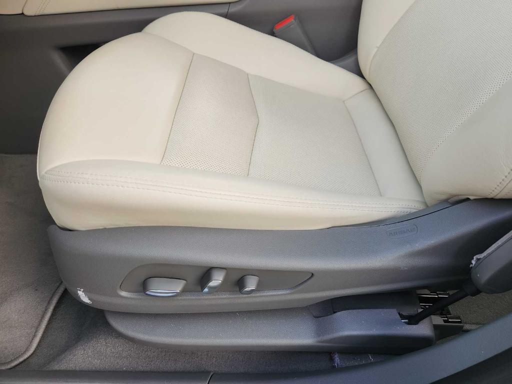 used 2025 Cadillac XT5 car, priced at $45,991