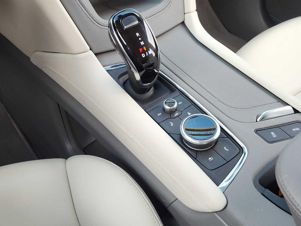 used 2025 Cadillac XT5 car, priced at $45,991