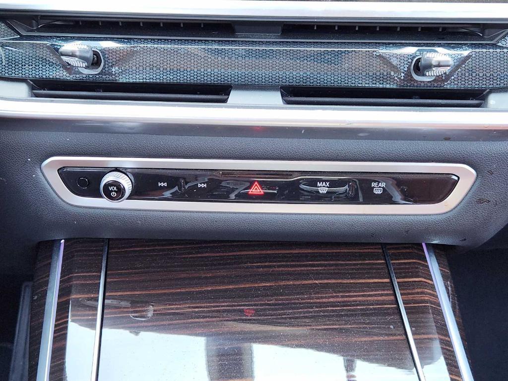 used 2025 BMW X7 car, priced at $80,998
