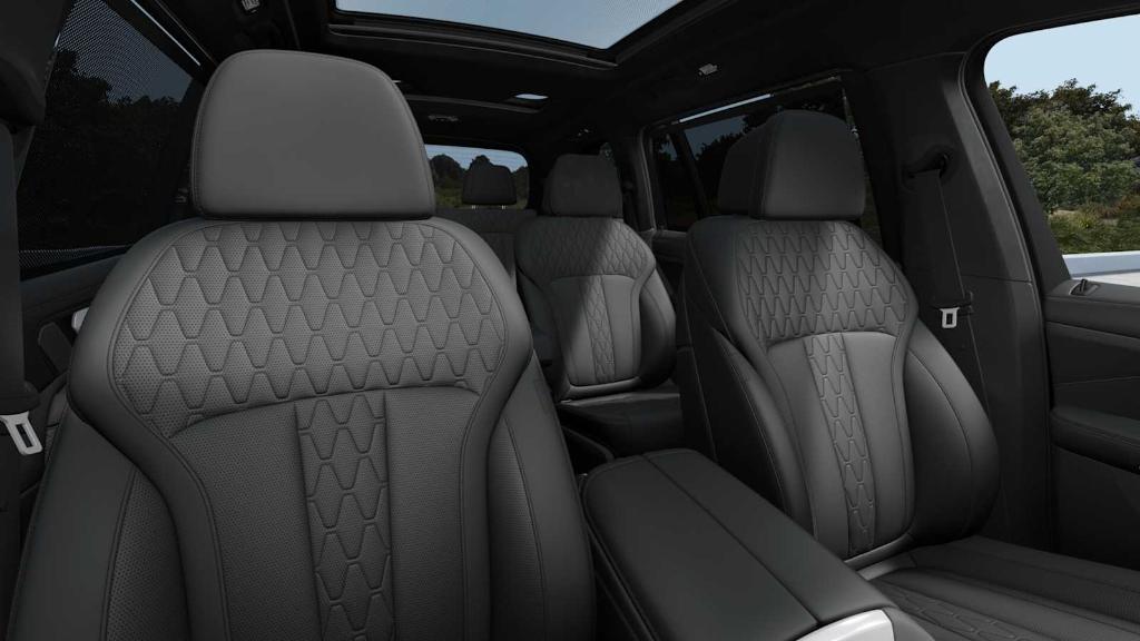 new 2026 BMW X7 car, priced at $104,035