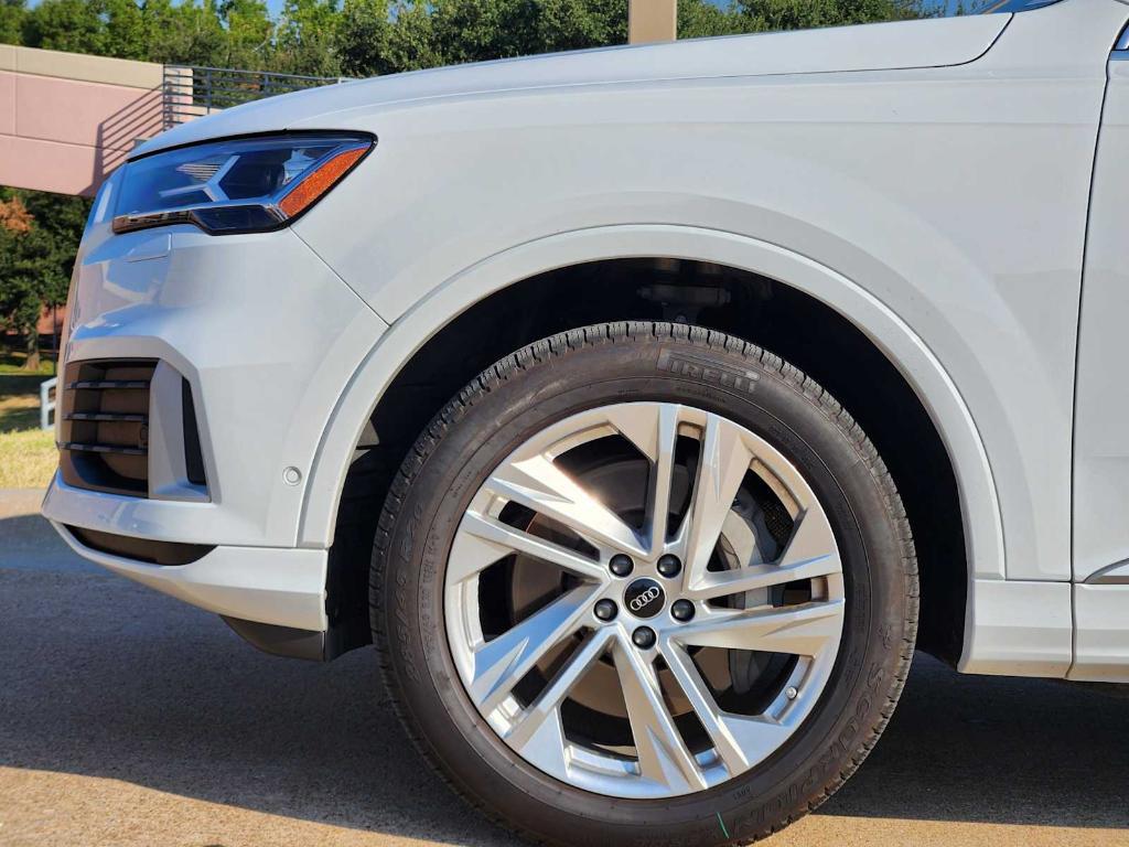 used 2023 Audi Q7 car, priced at $45,391