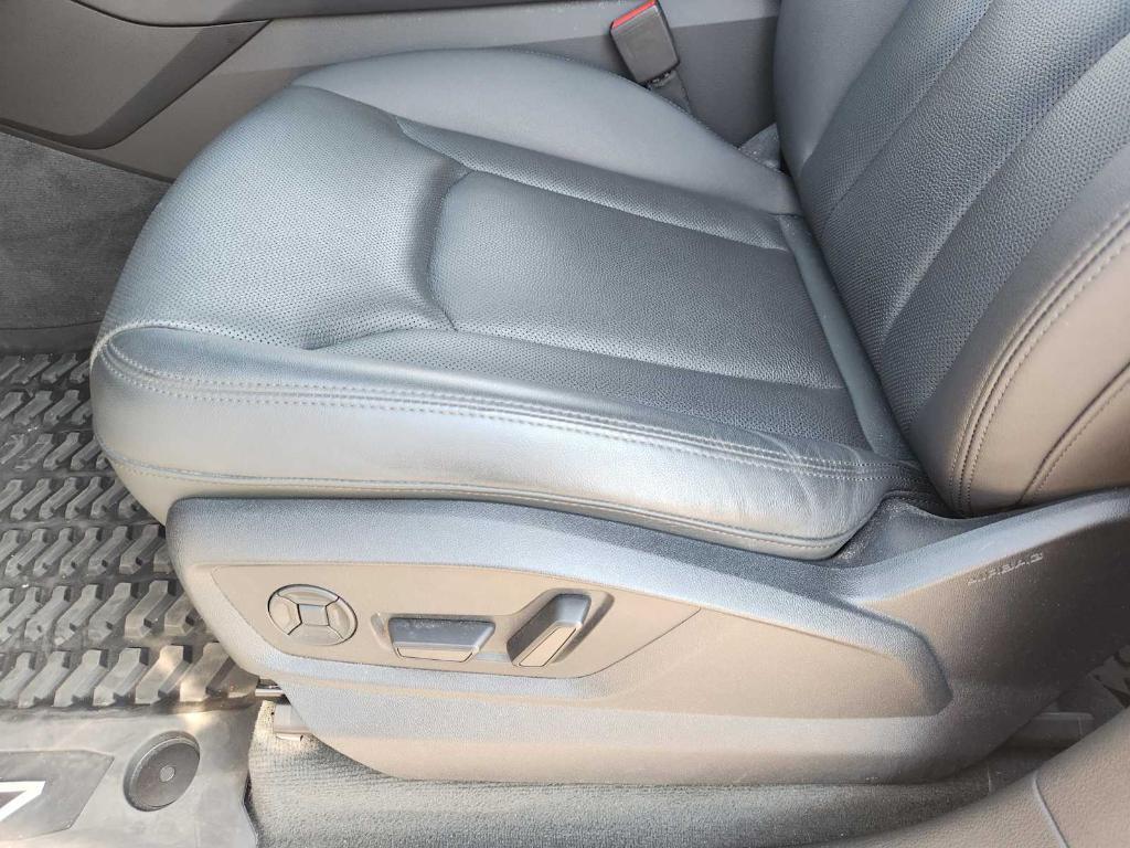 used 2023 Audi Q7 car, priced at $45,391