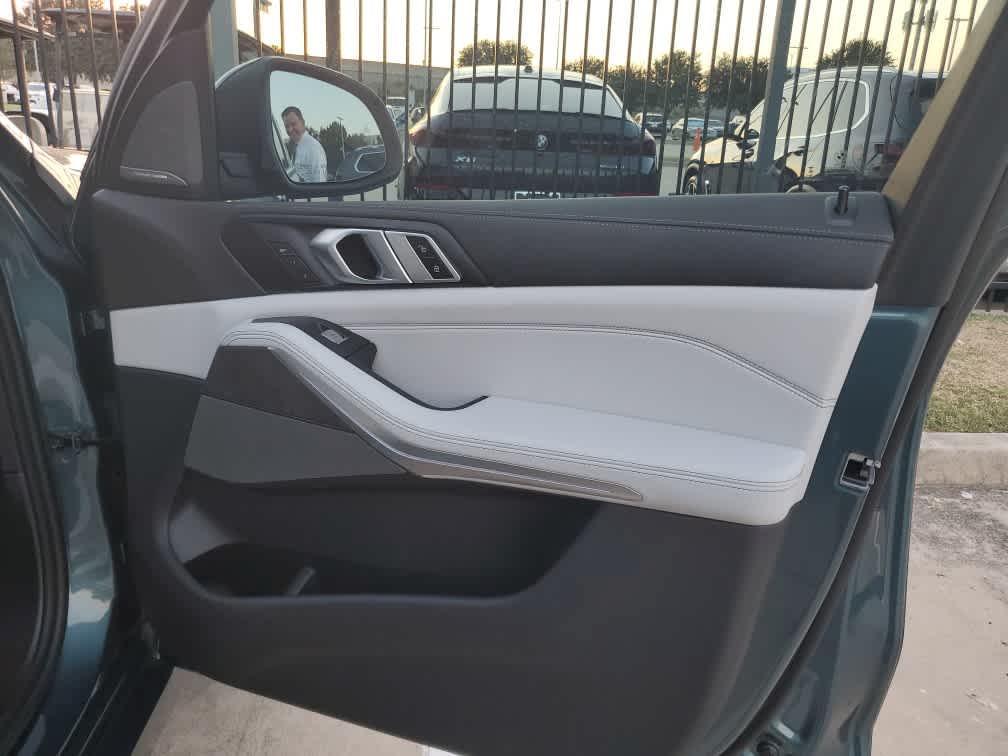 used 2025 BMW X7 car, priced at $80,998
