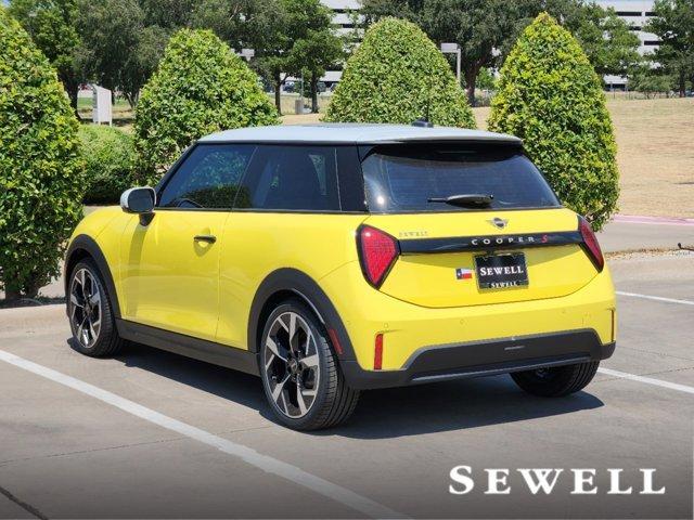 new 2025 MINI Hardtop car, priced at $37,295