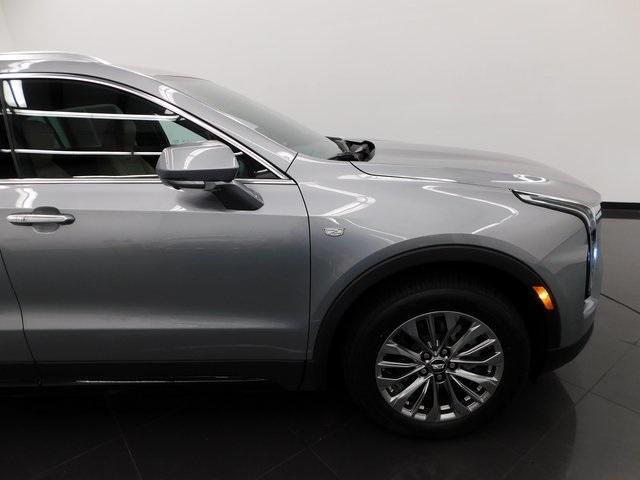 used 2025 Cadillac XT4 car, priced at $35,000