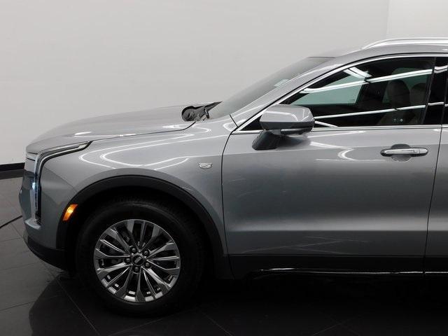 used 2025 Cadillac XT4 car, priced at $35,000