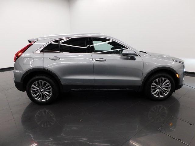 used 2025 Cadillac XT4 car, priced at $35,000