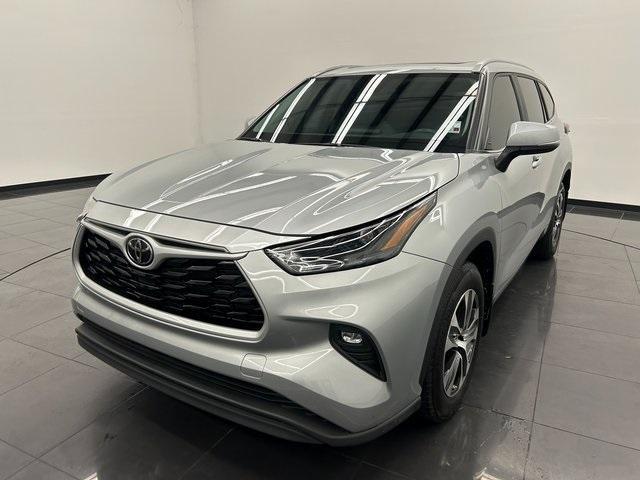 used 2023 Toyota Highlander car, priced at $38,471