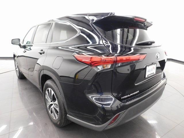 used 2023 Toyota Highlander car, priced at $38,614