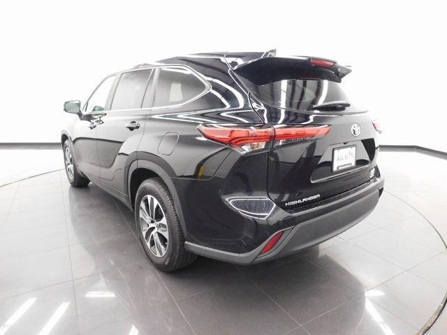 used 2023 Toyota Highlander car, priced at $38,614