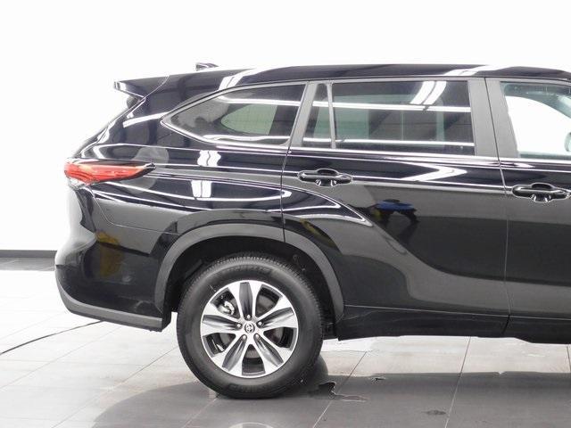 used 2023 Toyota Highlander car, priced at $38,614