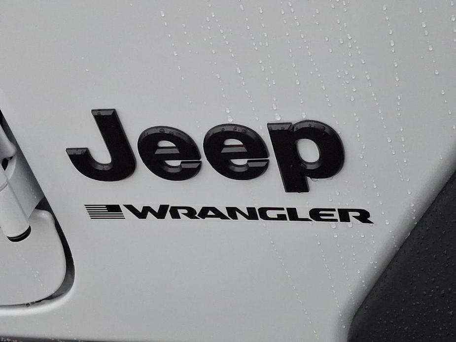 new 2025 Jeep Wrangler car, priced at $42,499